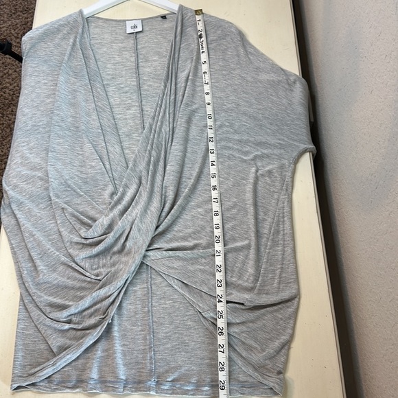 Cabi Taylor Twist Front Gray Draped Long Sleeve Top 3245 Size Medium - Picture 10 of 11